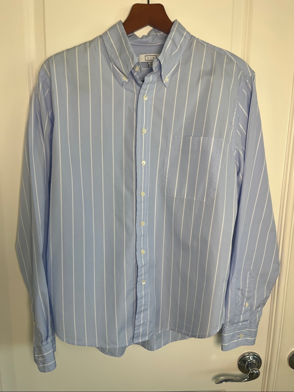 AYR Men’s Blue and White Striped Button Down Shirt Size Medium